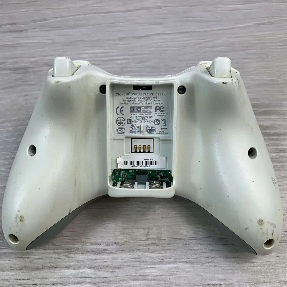Microsoft Xbox 360 Wireless Gaming Controller - White (Model 1403)